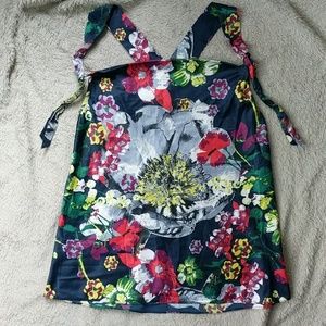 Silky floral adjustable top